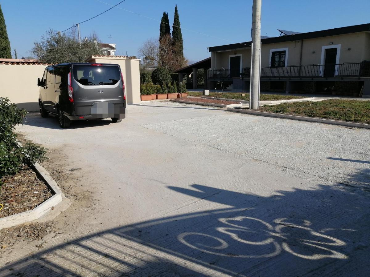 La Casa Del Borgo-Intero Appartamento Latina Exterior foto